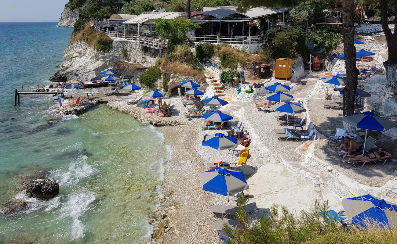 Foto de Pappa beach con guijarro blanco superficie