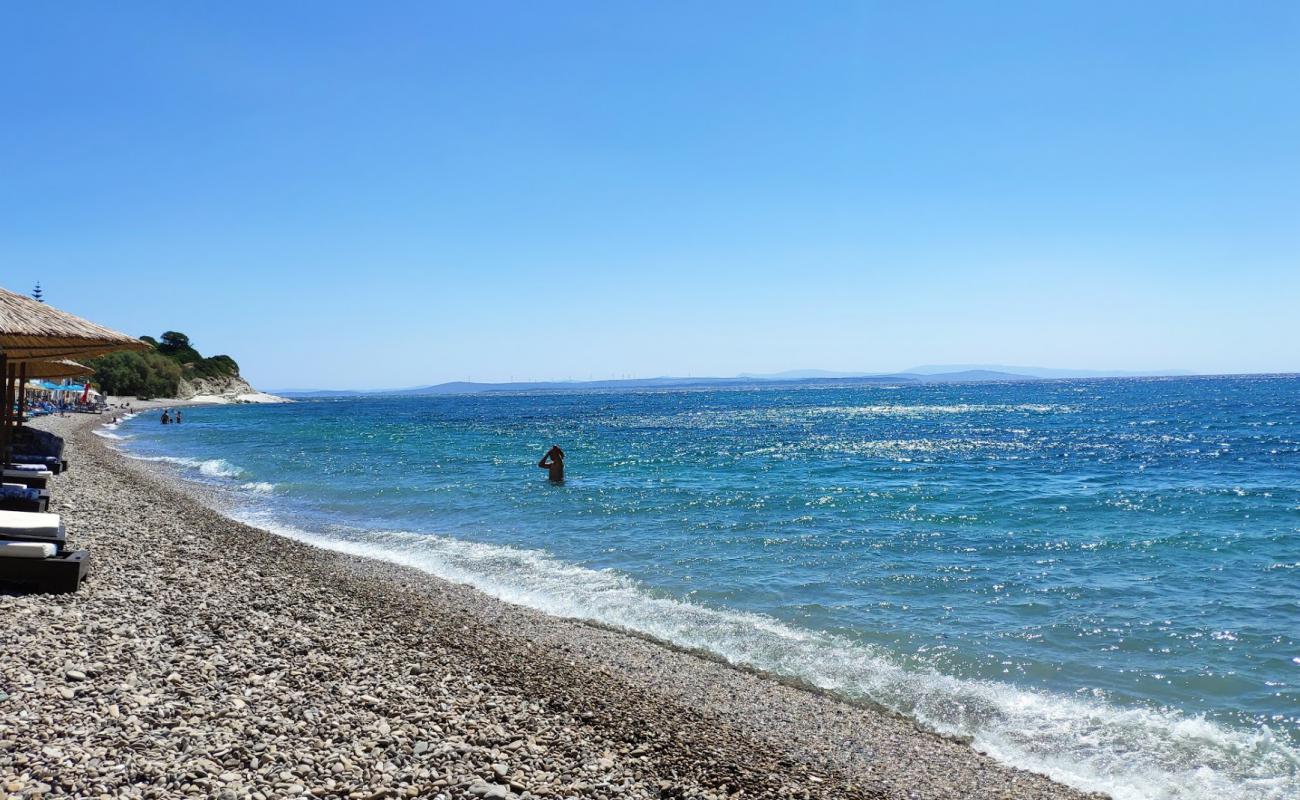 Foto de Agia Fotini con guijarro ligero superficie