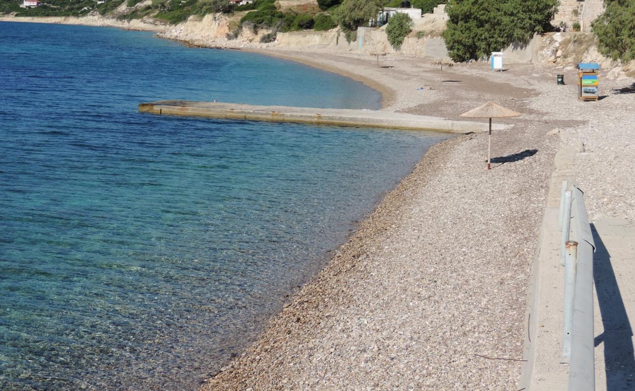 Foto de Agios Emilianos con guijarro ligero superficie