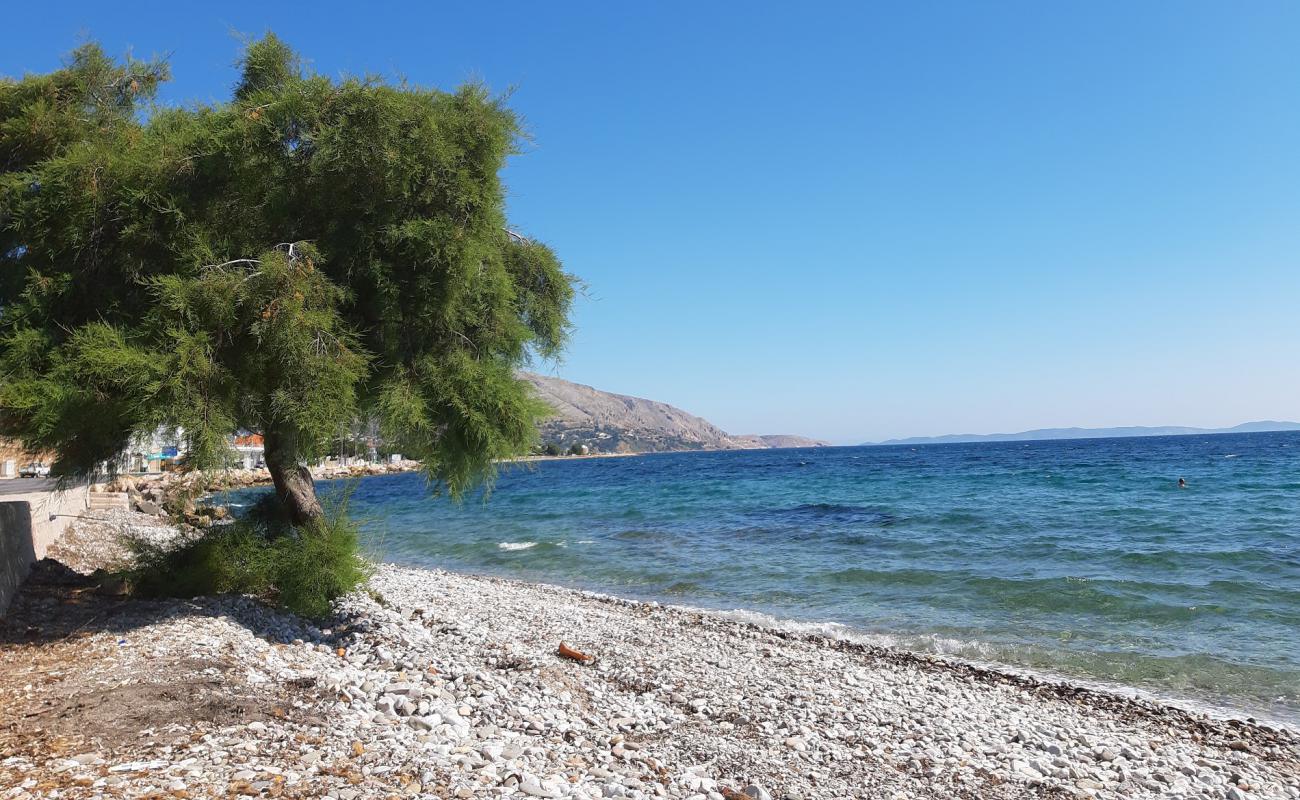 Foto de Agios Paraskevi Beach con guijarro ligero superficie