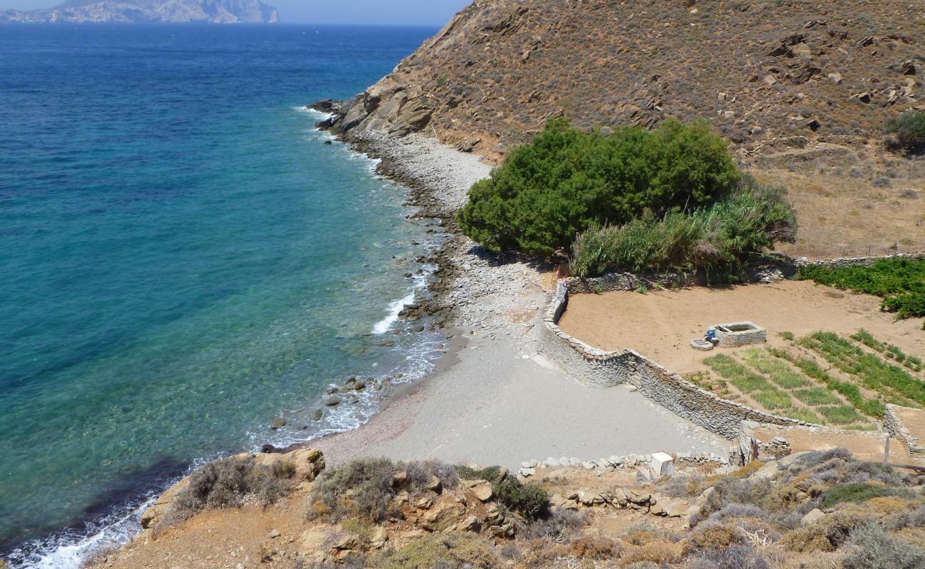 Foto de Hochlaka beach con arena gris y piedras superficie