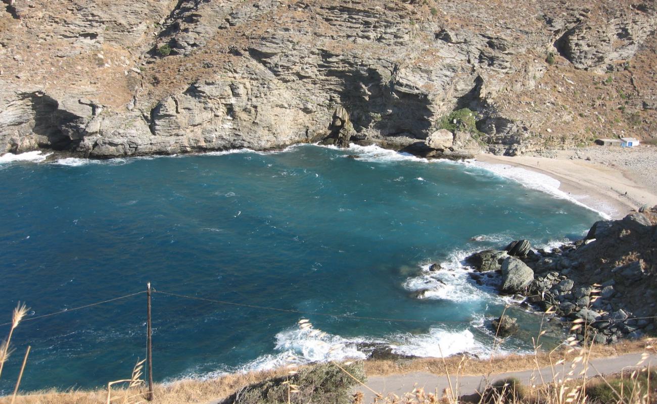 Foto de Paralia Sinetiou con guijarro fino claro superficie