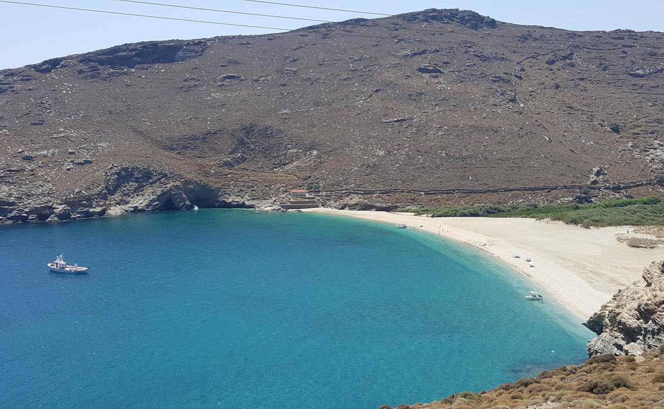 Foto de Melakonas Beach II con arena brillante superficie