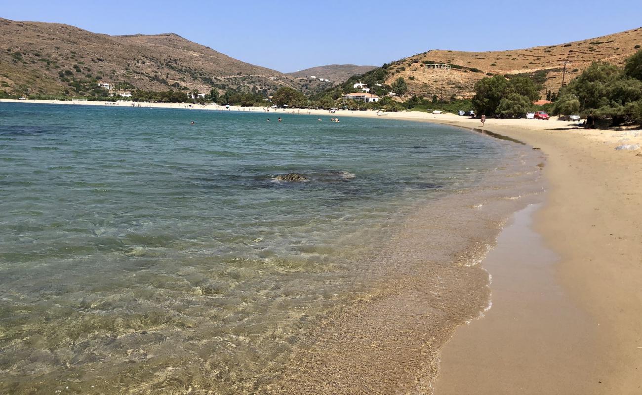 Foto de Paralia Fellos con arena brillante superficie