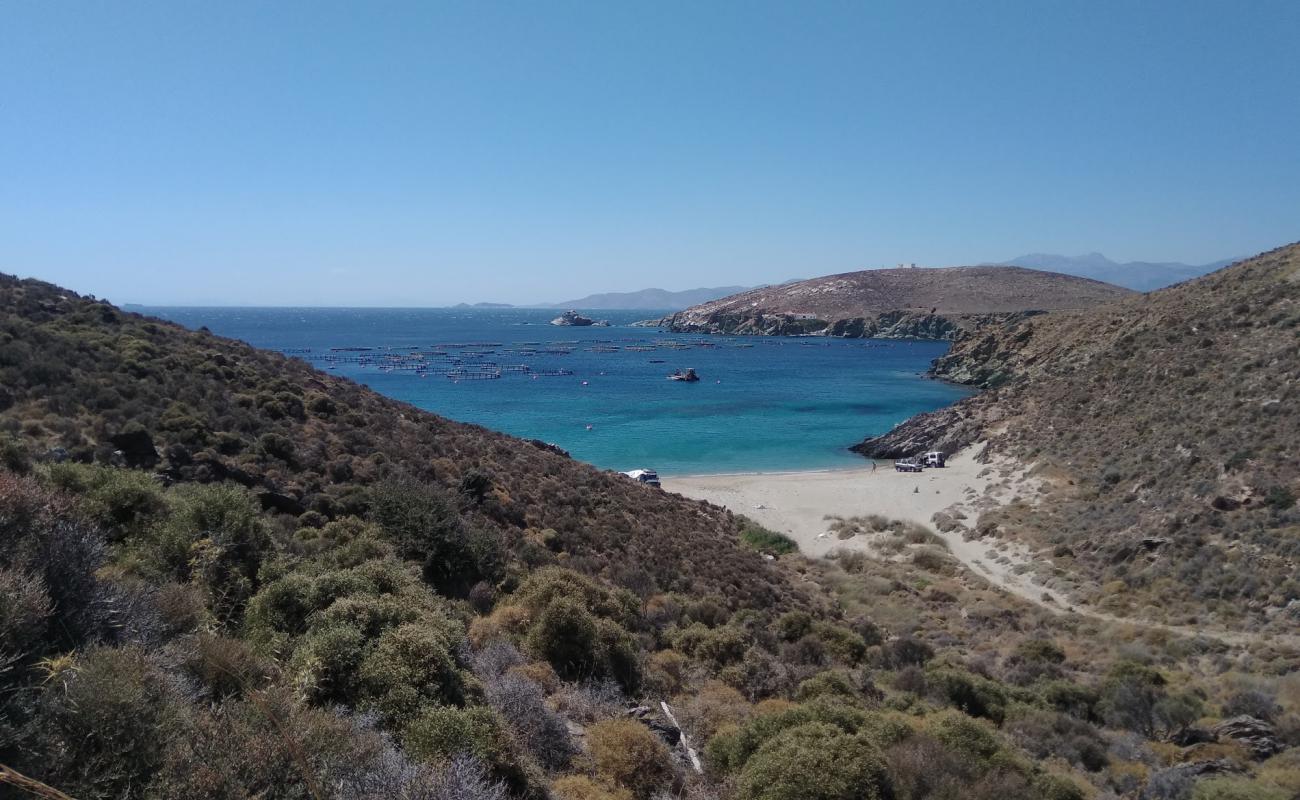 Foto de Limanaki Beach con arena brillante superficie