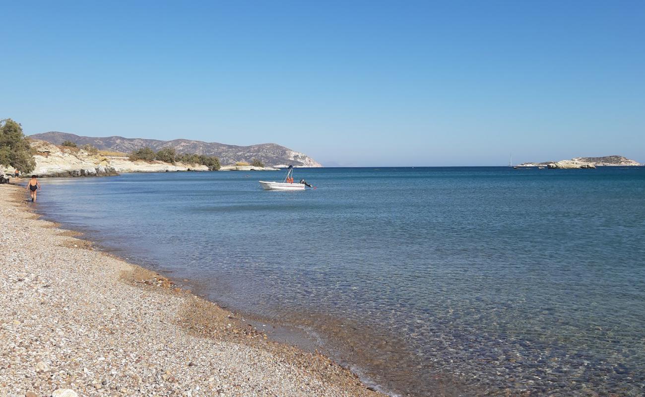 Foto de Aliki beach con arena fina y guijarros superficie