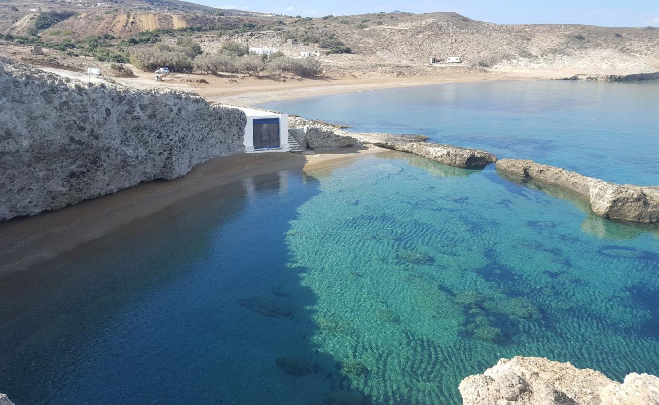 Foto de Paralia Alogomandra con arena oscura superficie