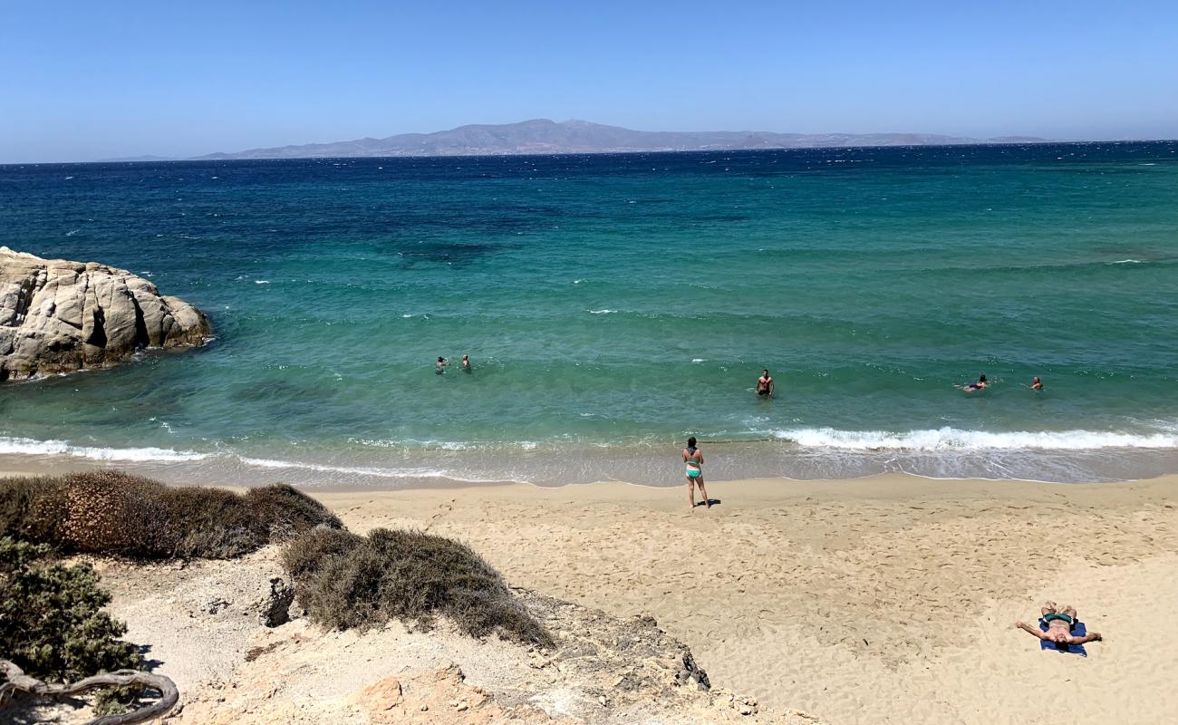 Foto de Playa de Hawaii con brillante arena fina superficie