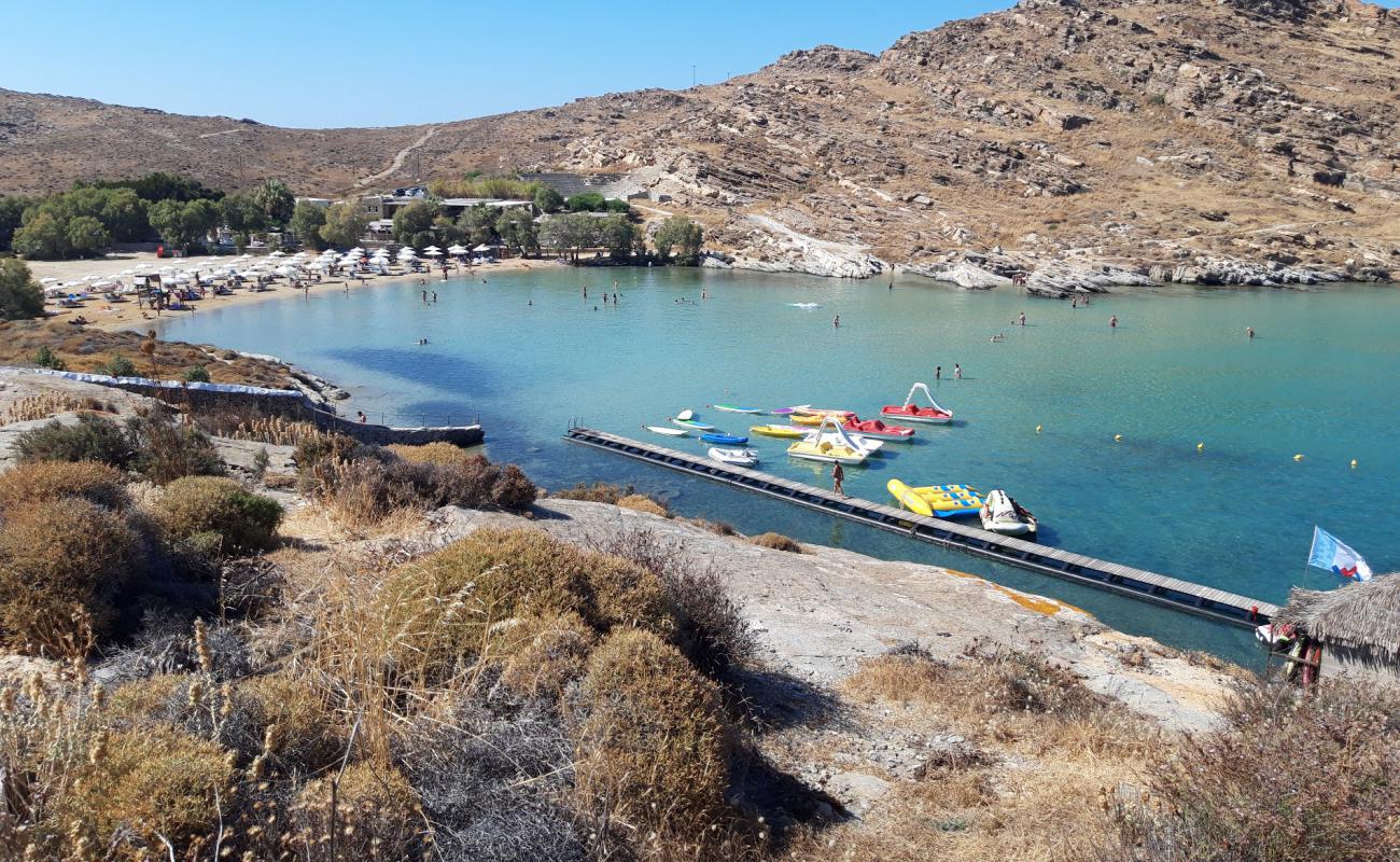 Foto de Playa Monastiri con brillante arena fina superficie