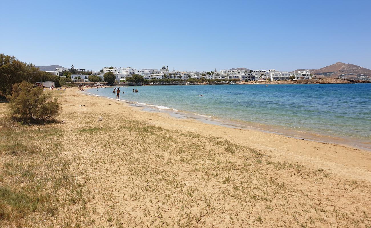 Foto de Agios Anargyroi beach con brillante arena fina superficie