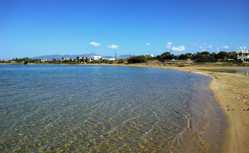 Foto de Plage Stefano con brillante arena fina superficie