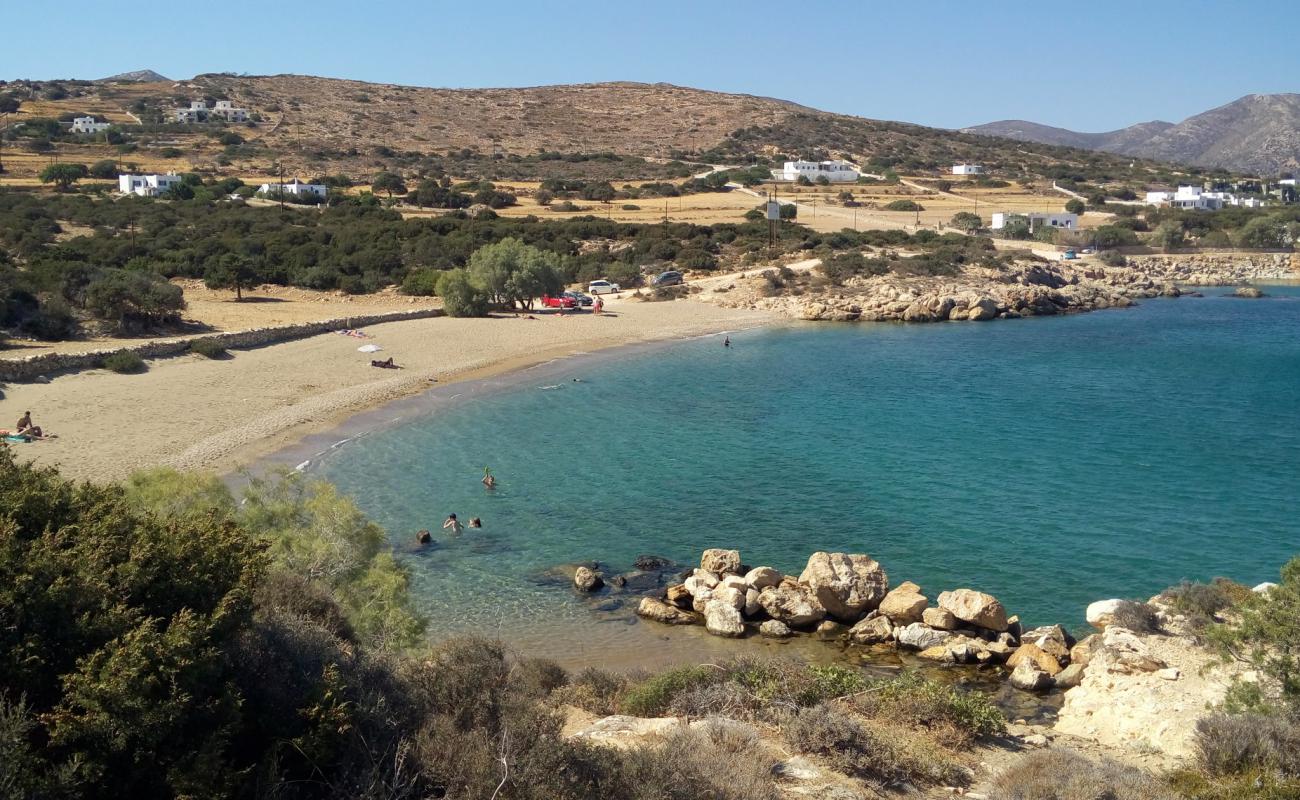 Foto de Tripiti beach con guijarro fino claro superficie