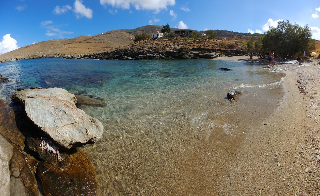 Foto de Mesiano beach con arena fina y guijarros superficie