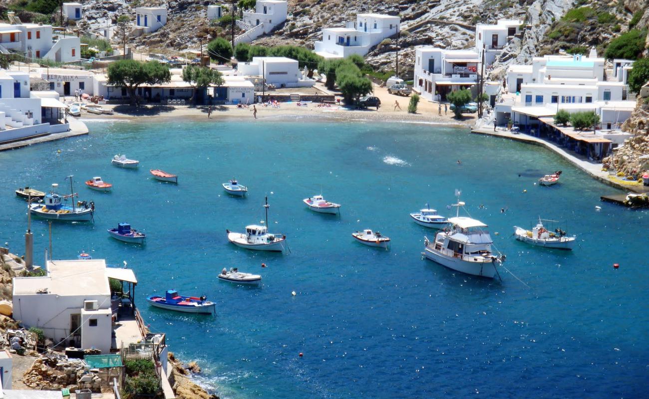 Foto de Cheronissos beach con arena brillante superficie