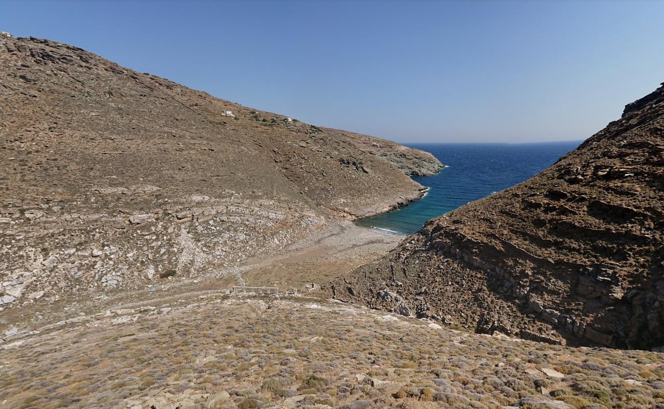 Foto de Agia Paraskevi con agua cristalina superficie