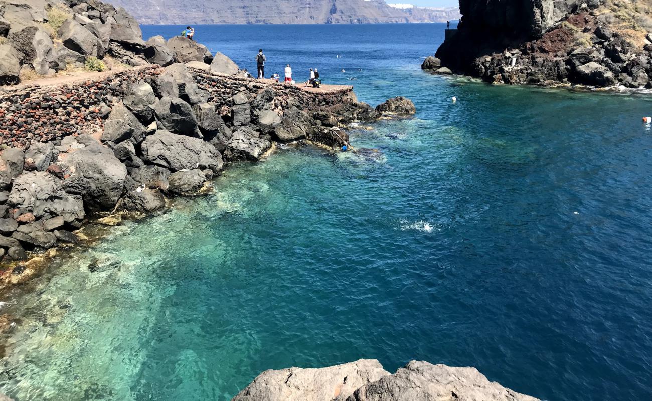 Foto de Ammoudi beach con piedra superficie