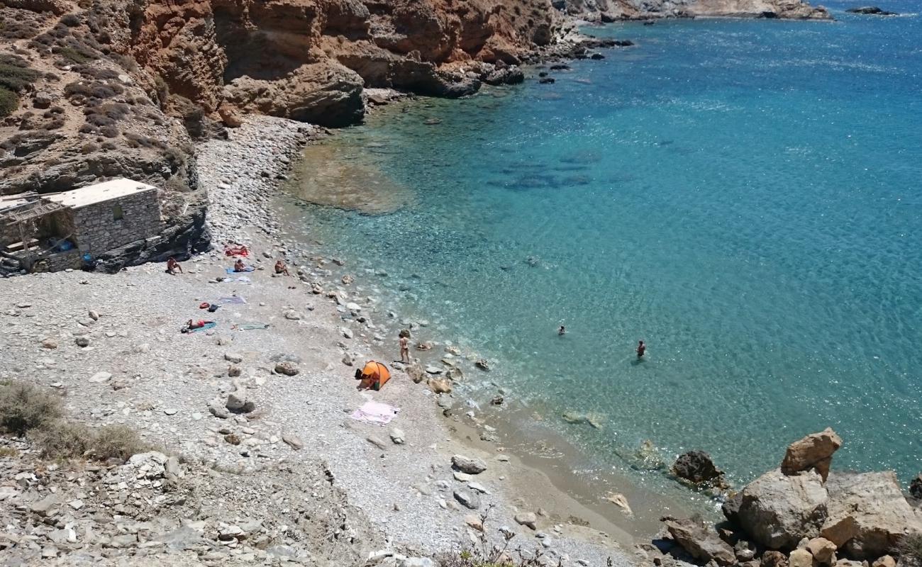 Foto de Paralia Fira con piedra superficie