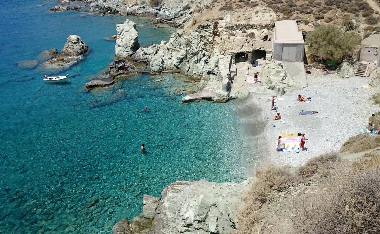 Foto de Galifos beach con piedra superficie