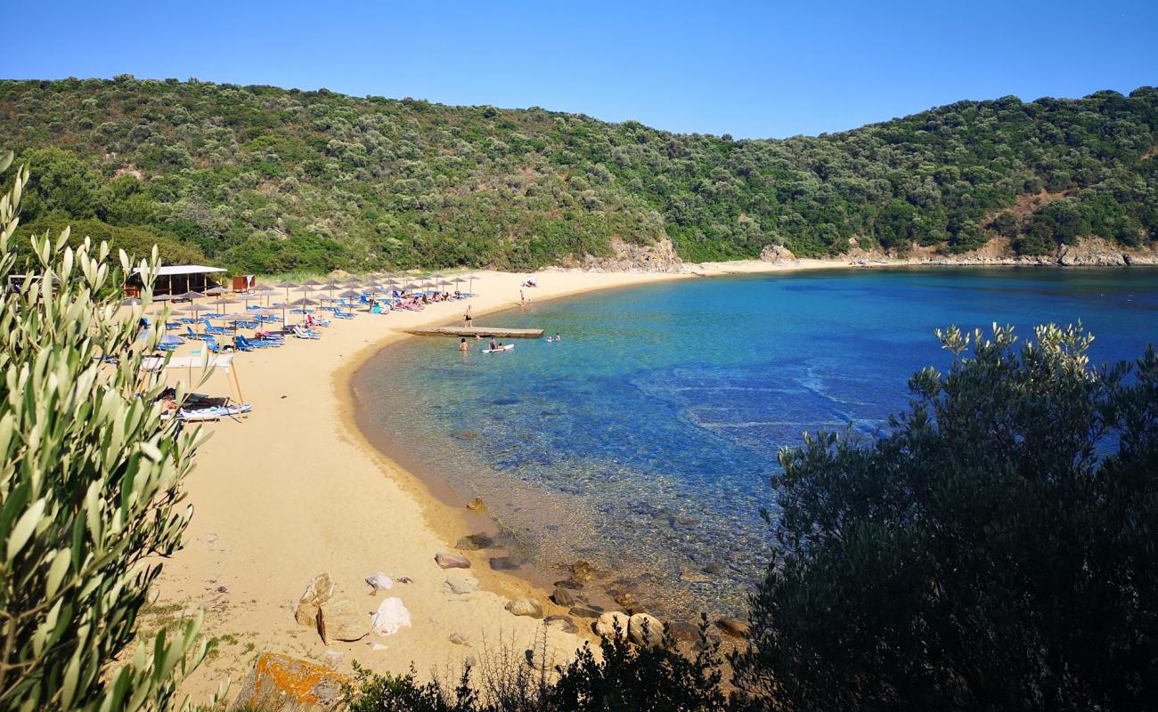 Foto de Playa Karagatsia con brillante arena fina superficie