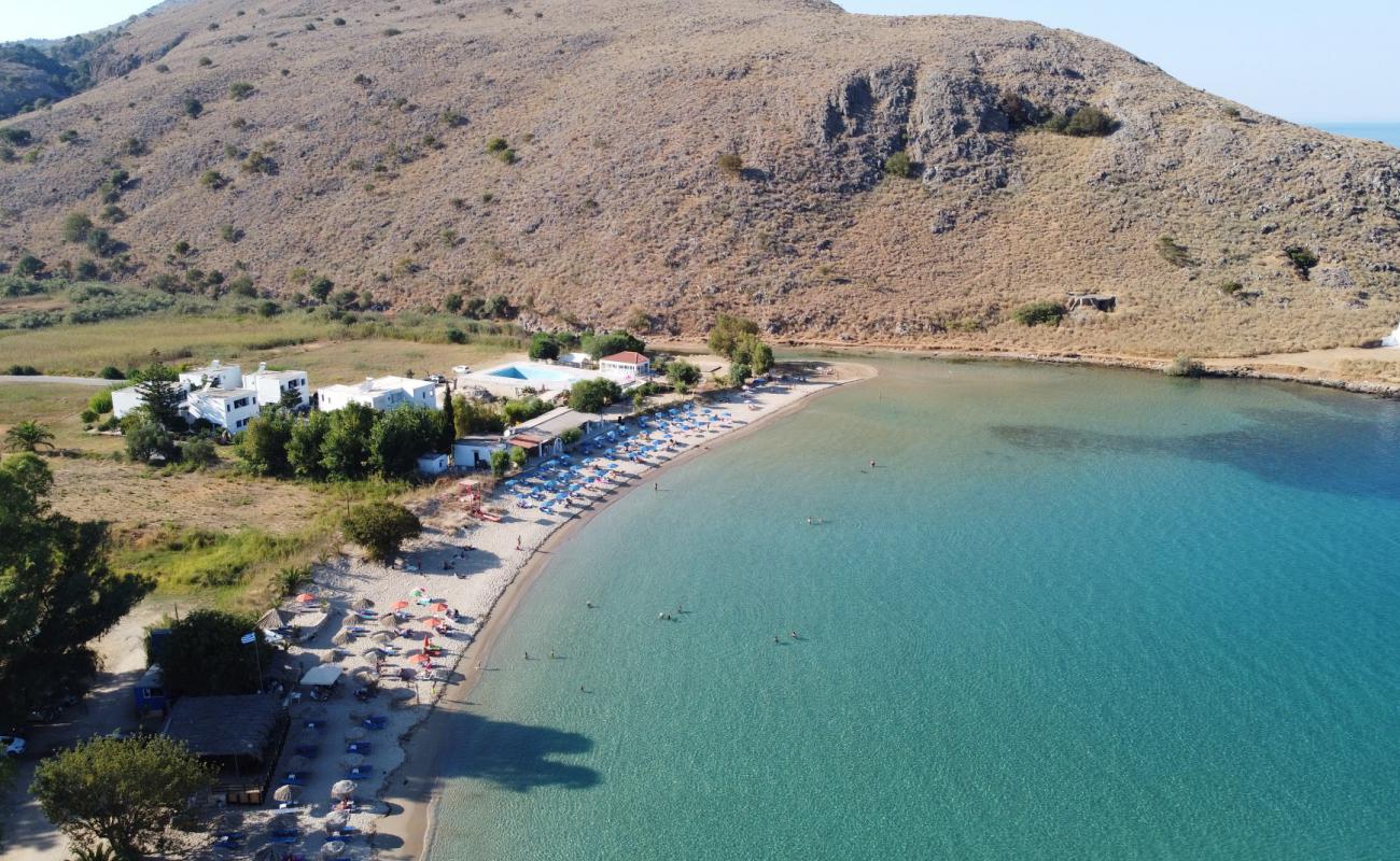 Foto de Playa Kalyvaki con brillante arena fina superficie