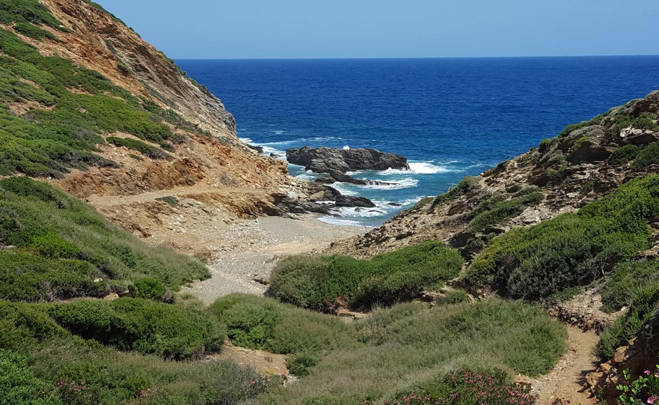 Foto de Beach Agios Nikolaos con guijarro gris superficie