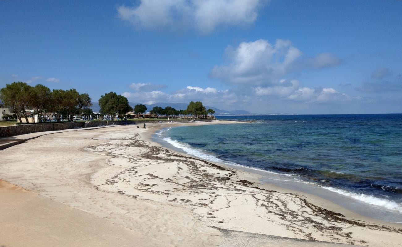 Foto de Spiliada beach con arena brillante superficie