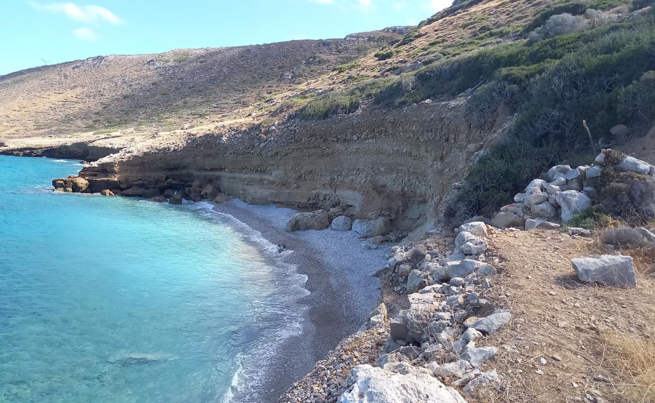 Foto de Patsavra beach con guijarro ligero superficie