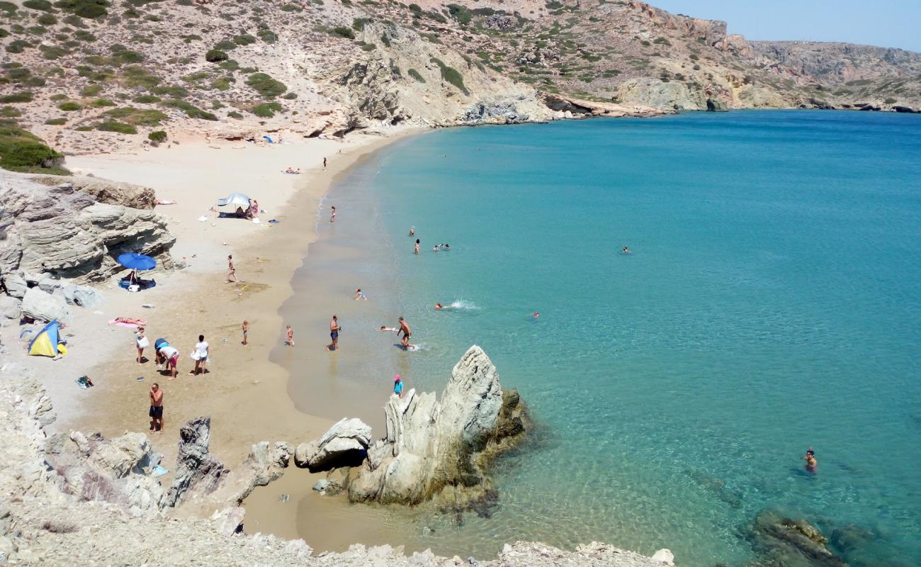 Foto de Playa de Erimoupolis con arena brillante superficie