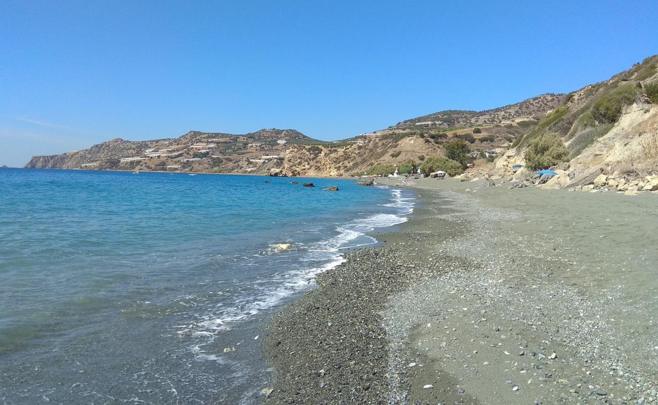 Foto de Tertsa beach con arena fina y guijarros superficie