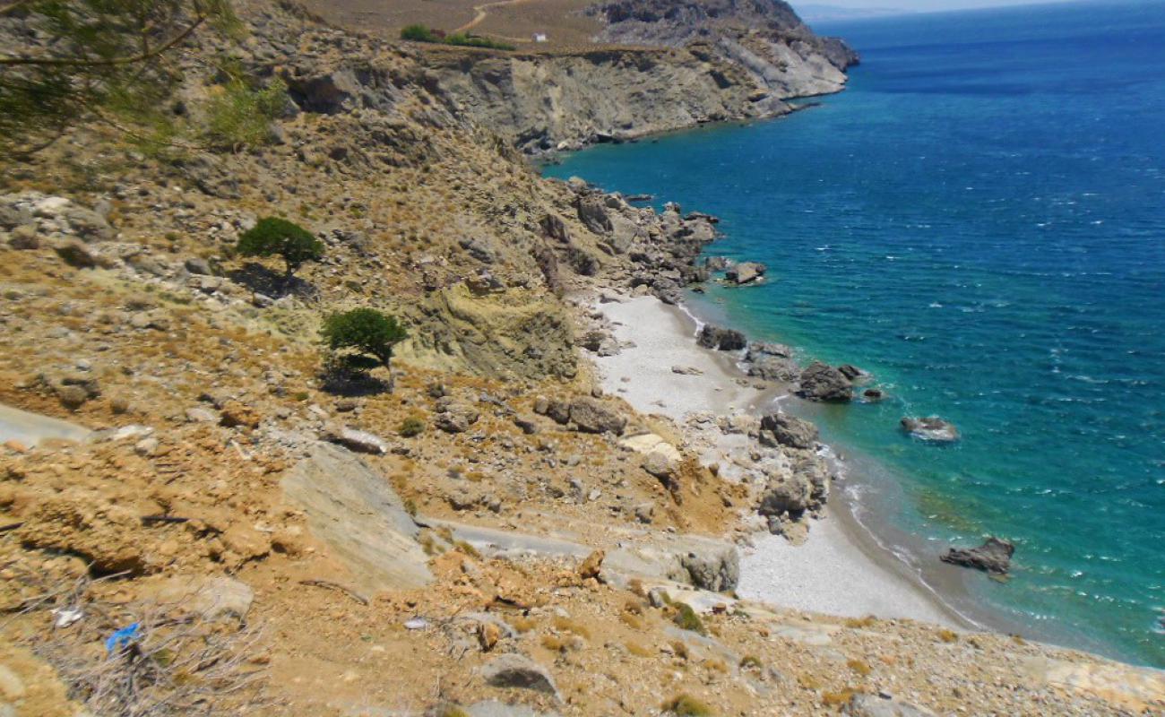 Foto de Hiromili beach con guijarro gris superficie