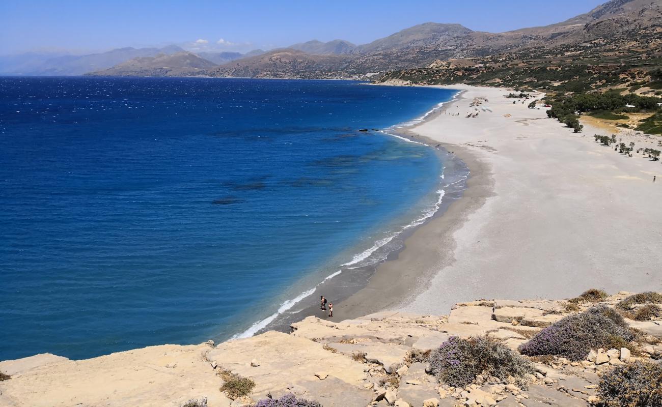 Foto de Triopetra beach con guijarro fino gris superficie