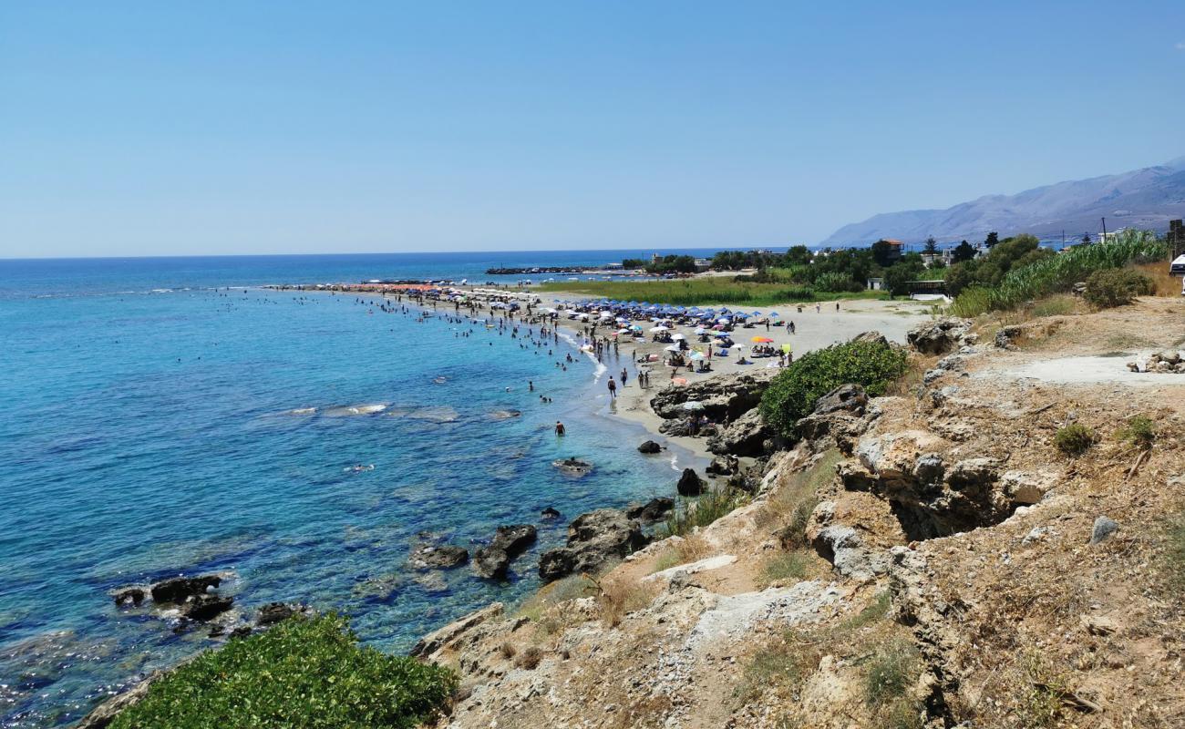 Foto de Frangokastello beach con arena gris superficie