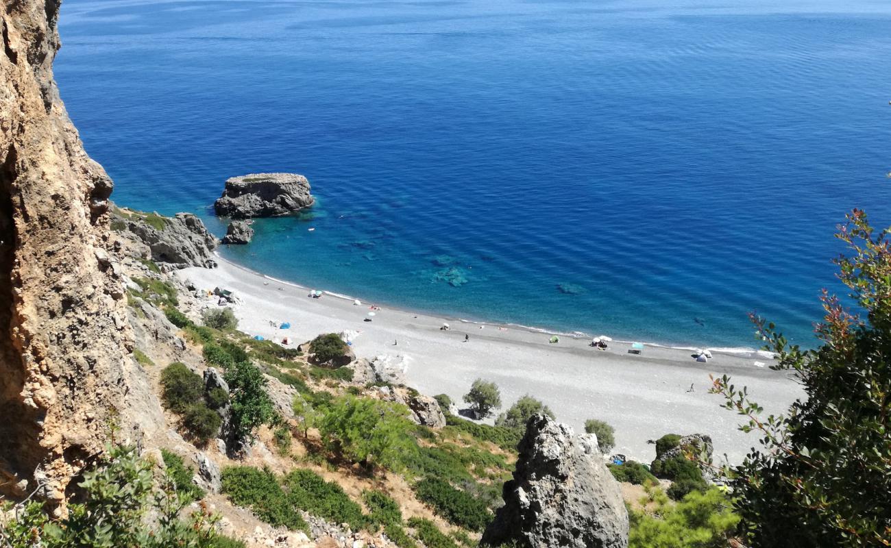 Foto de Sougia beach con guijarro gris superficie