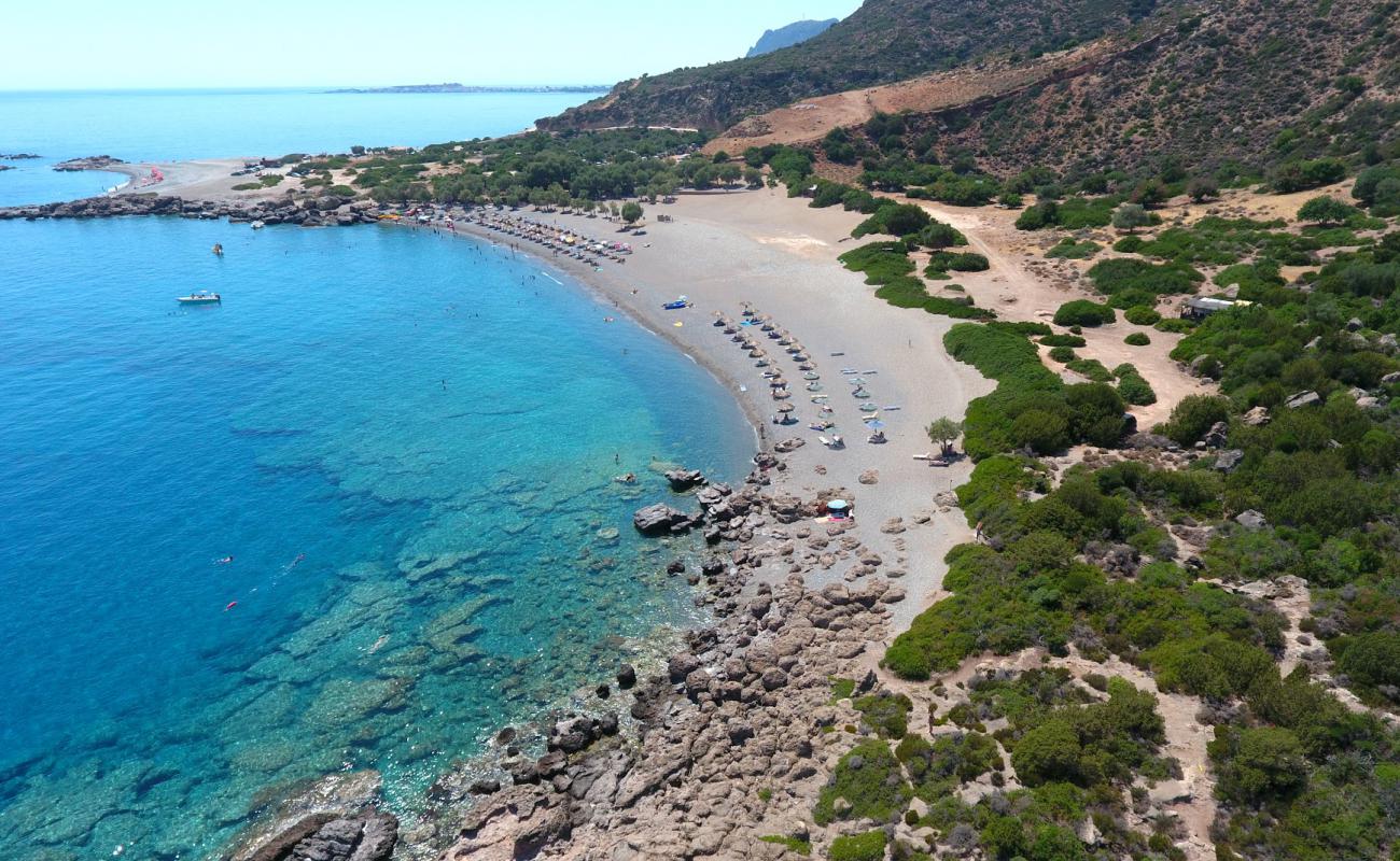 Foto de Ammoudia beach con guijarro fino gris superficie