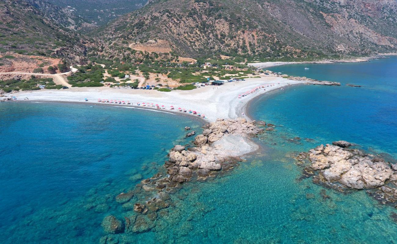 Foto de Playa de Gialiskari con guijarro gris superficie