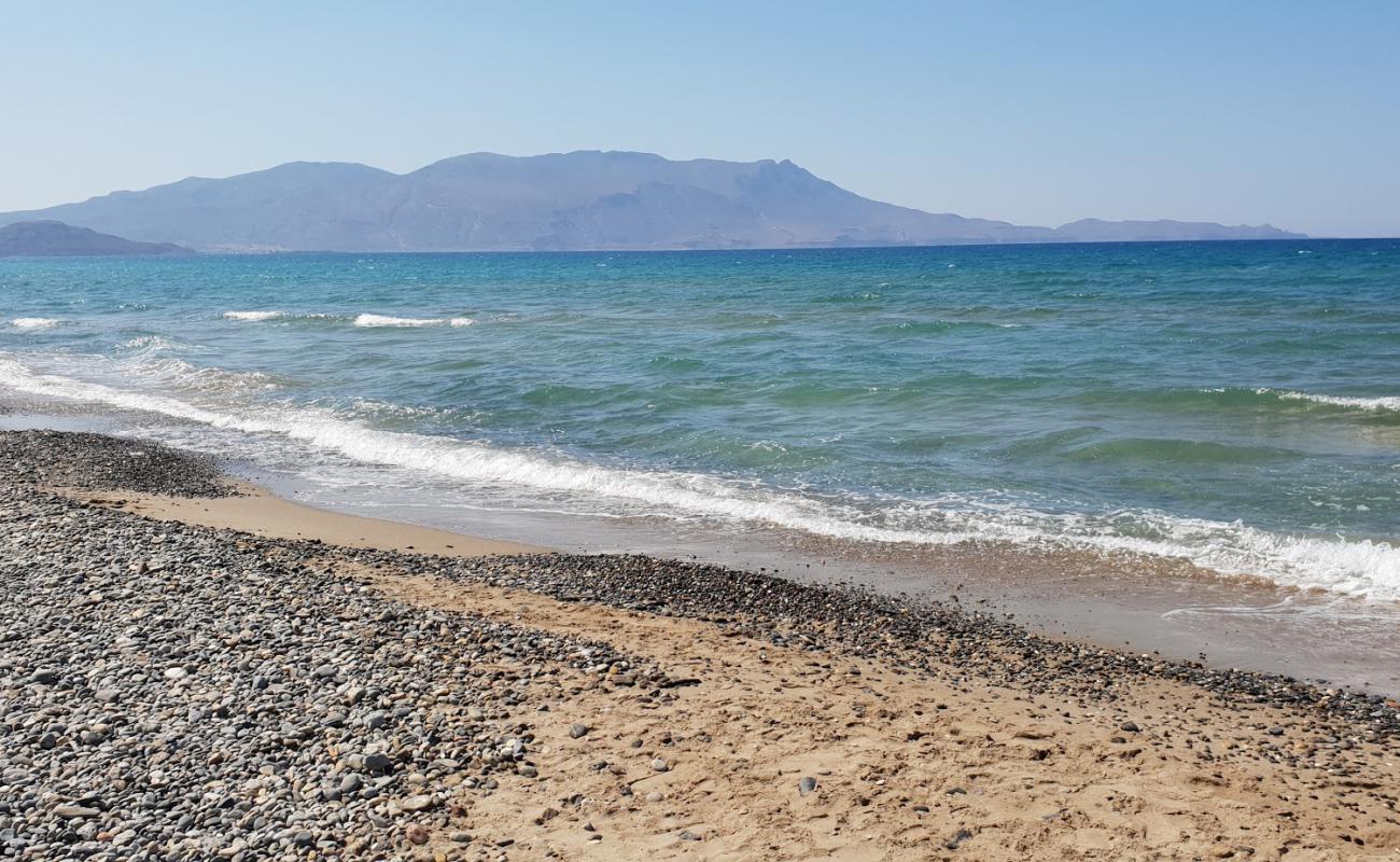 Foto de Drapanias beach con arena gris y guijarros superficie