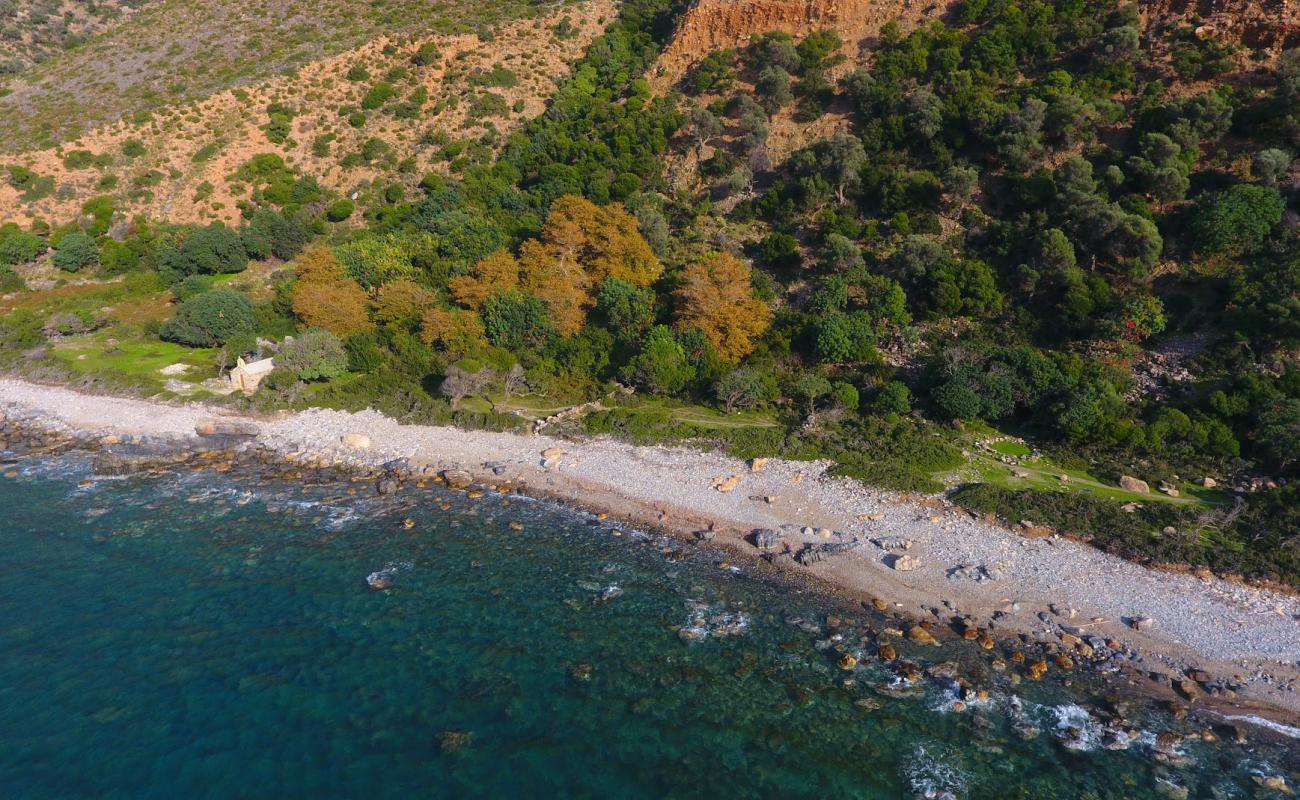 Foto de Agios Vasileios con piedra superficie