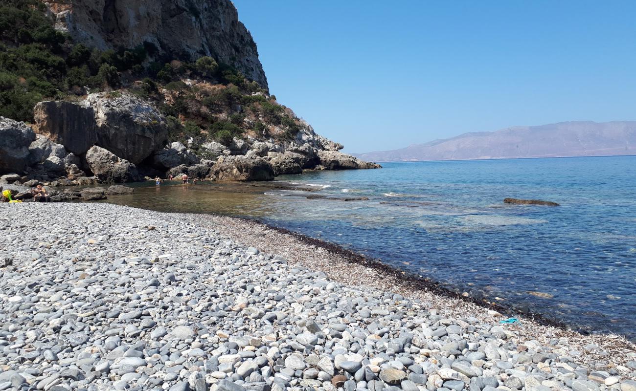 Foto de Ravdoucha Beach ubicado en área natural