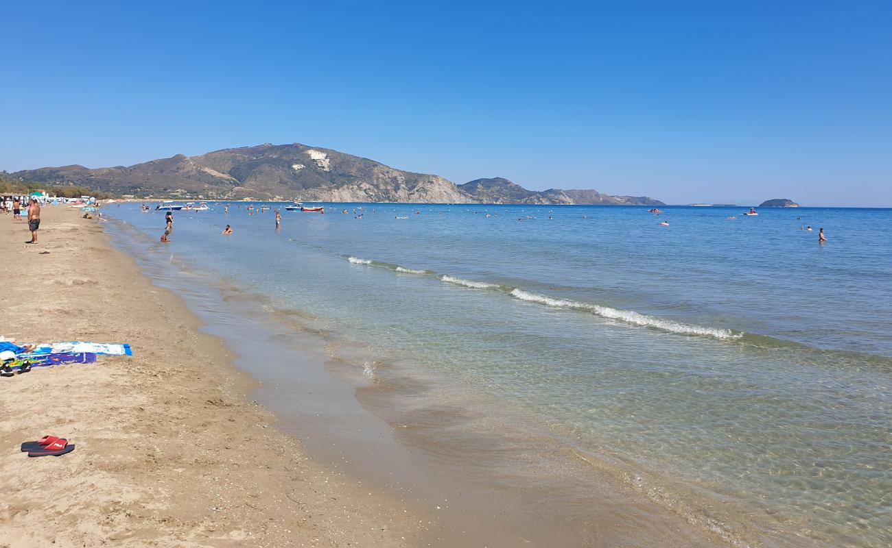 Foto de Laganas Beach con arena brillante superficie