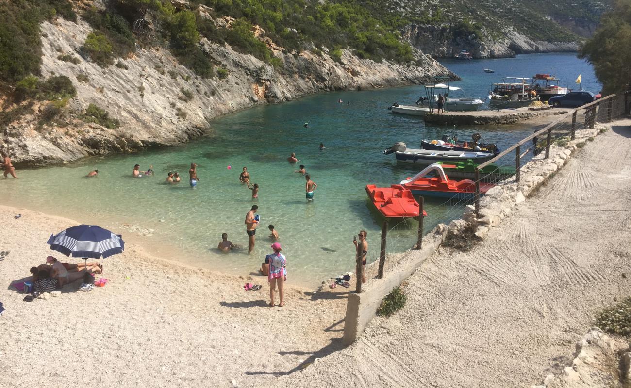 Foto de Porto Vromi Beach II con guijarro fino claro superficie