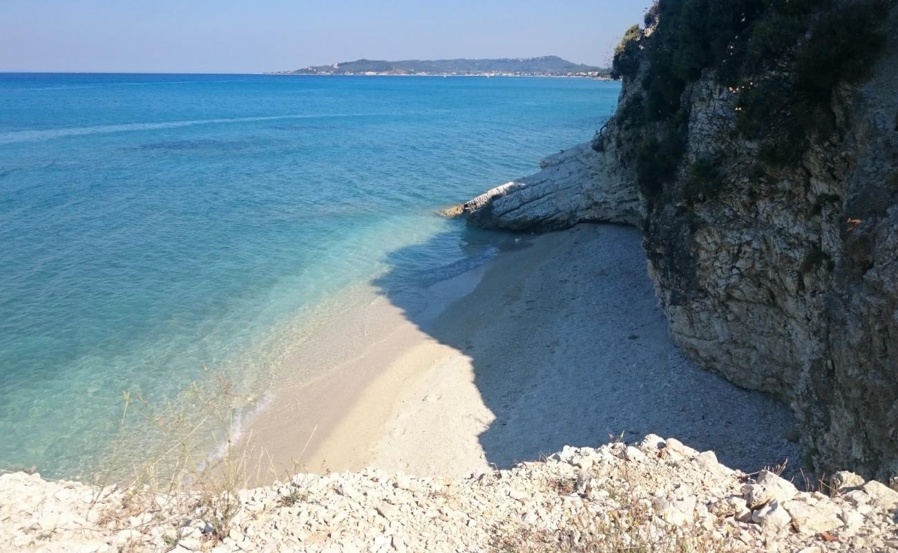 Foto de Xigia Sulfur Beach II con arena fina y guijarros superficie