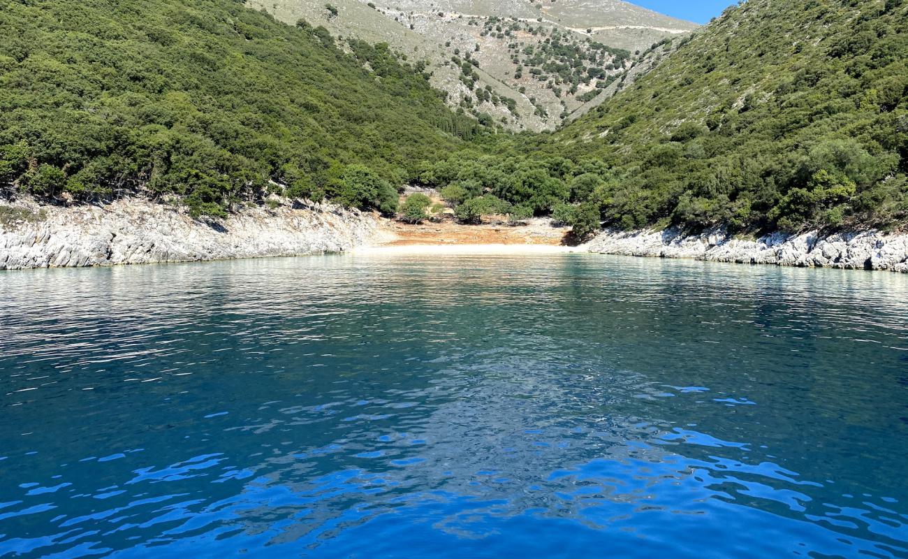 Foto de Kapsolimionas beach con guijarro fino claro superficie