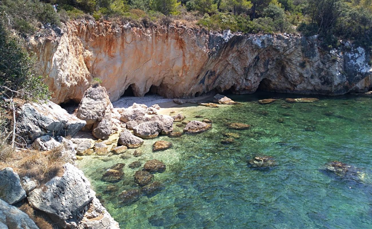 Foto de Limanaki beach con piedra superficie