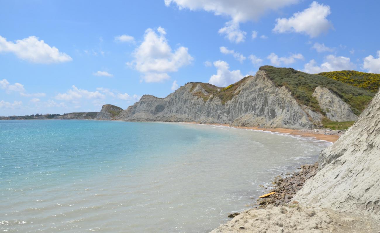 Foto de Koutala beach con arena oscura superficie