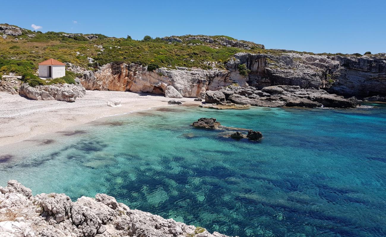 Foto de Paralia Lagkadakia con guijarro ligero superficie