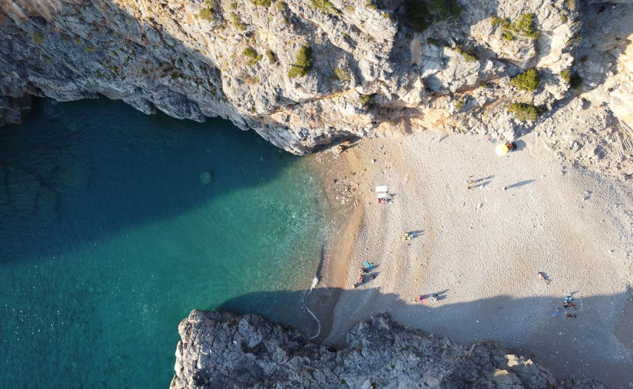 Foto de Paralia Kalami con guijarro fino gris superficie