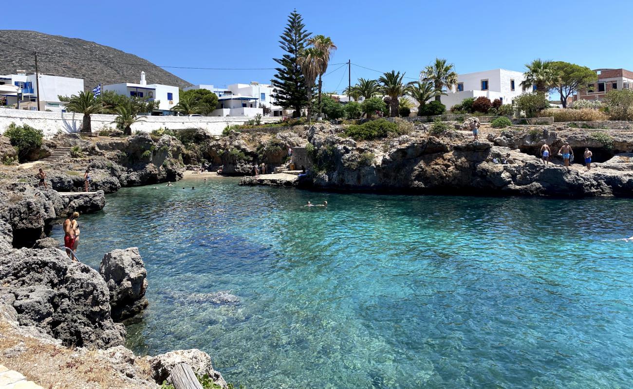 Foto de Baths of Venus con arena fina oscura superficie