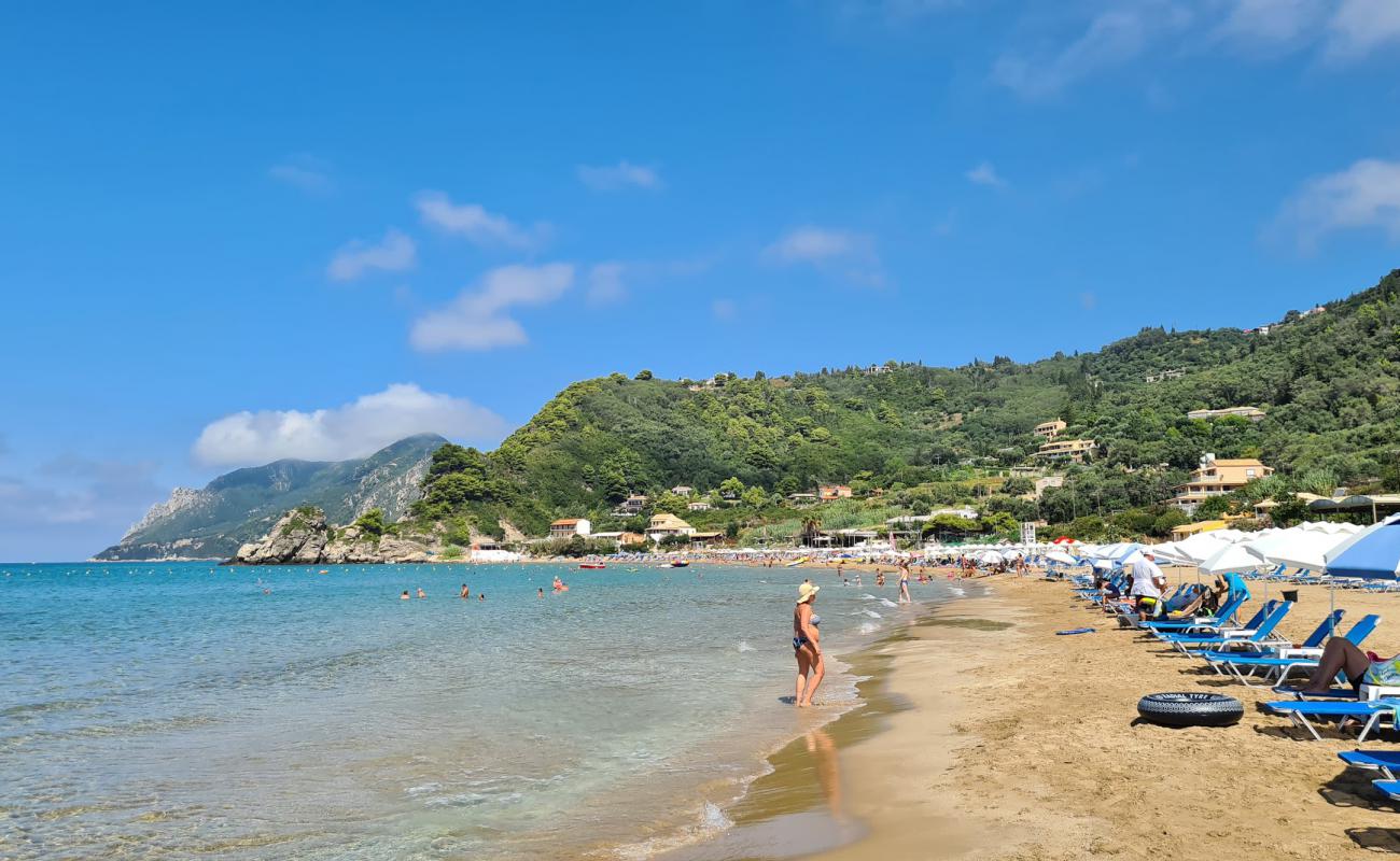 Foto de Playa de Kontogialos con brillante arena fina superficie