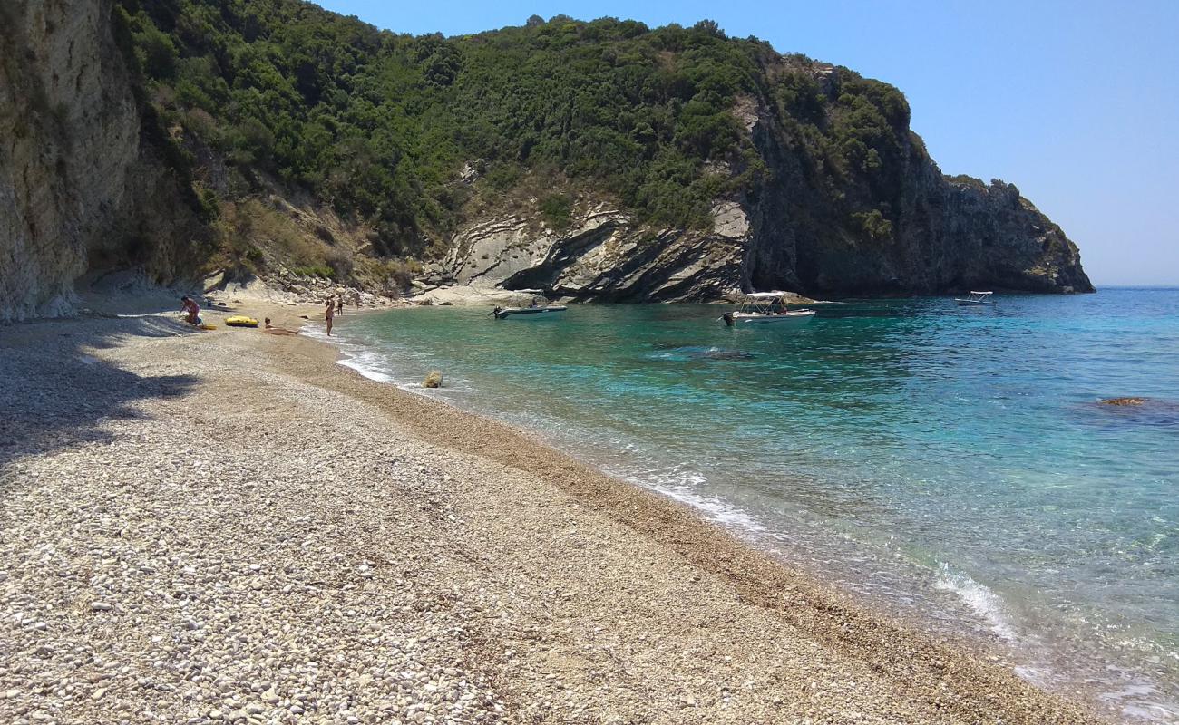 Foto de Kolias beach con arena fina y guijarros superficie