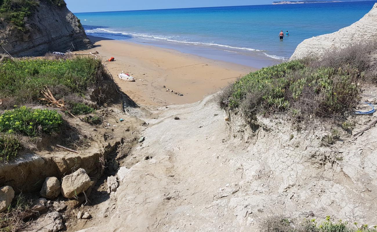 Foto de Katevasidi beach con arena fina oscura superficie